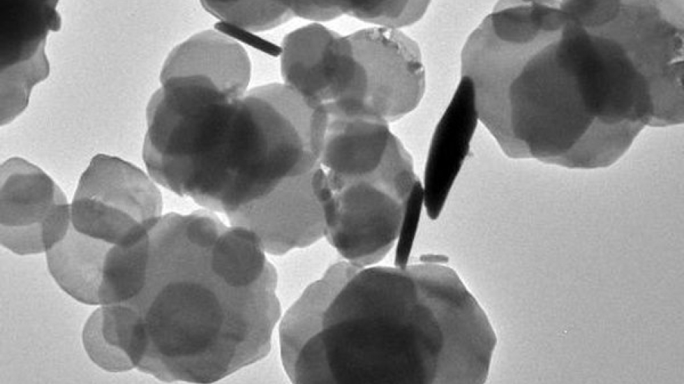 Esta imagen corresponde a una nanopartícula de óxido de plomo. Lanotec